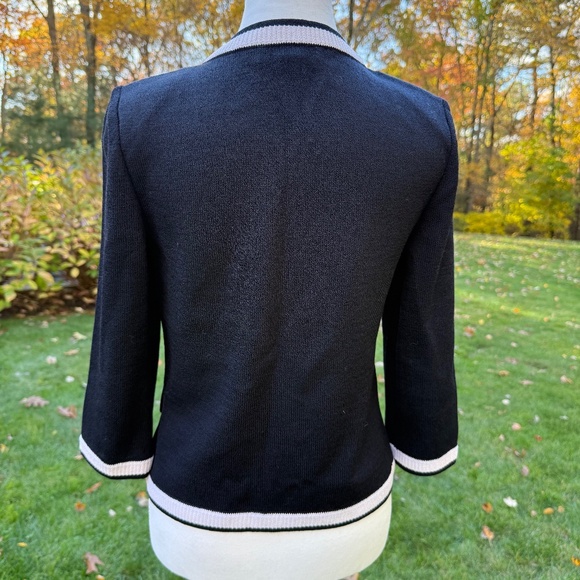 St. John Collection Women's Front Zip Sweater Sz 2 - Picture 5 of 6